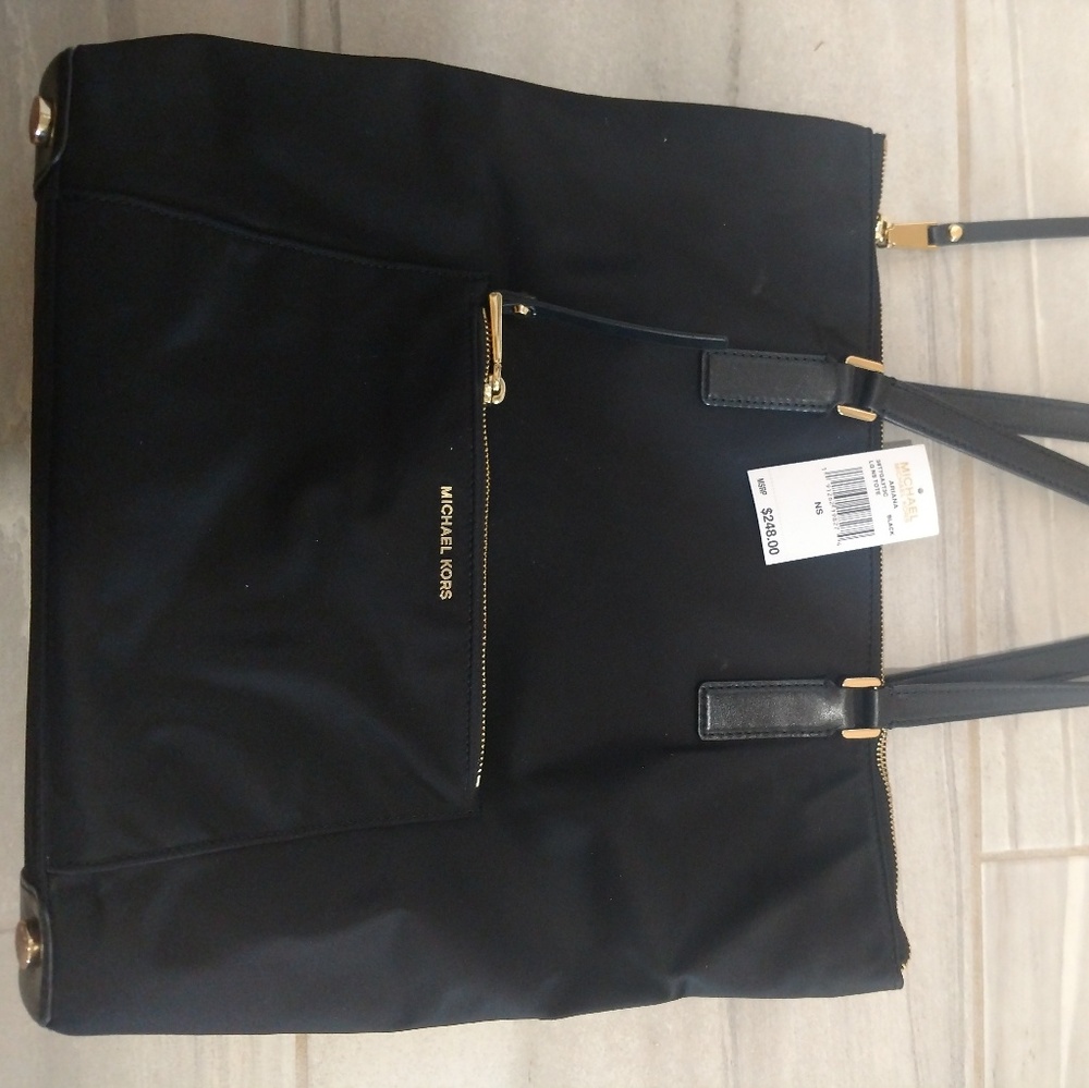 Like new Michael Kors Black purse